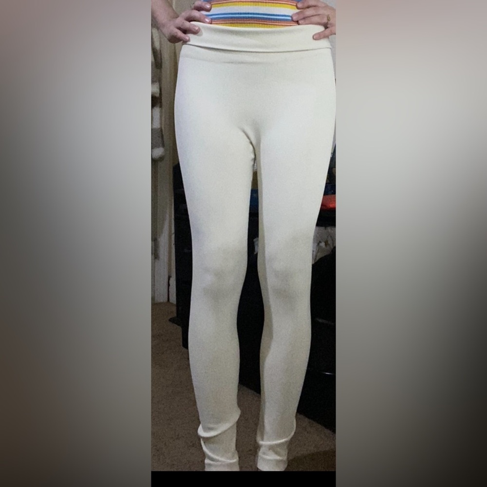 Stretchy white leggings